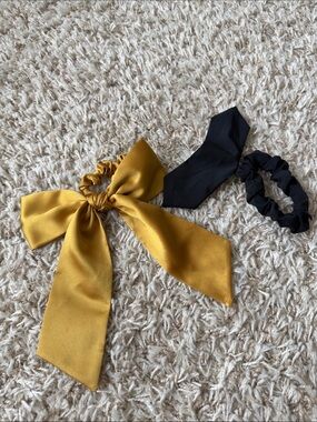 Bow Scrunchie + Black Scrunchie
